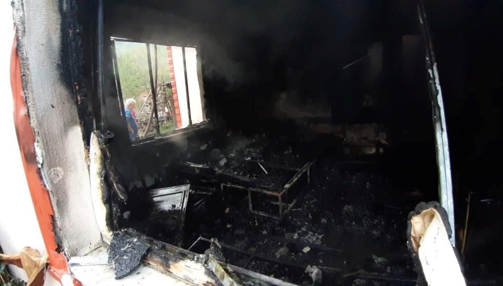 boluda yangin faciasi yasli cift yasamini yitirdi CddX3qpp