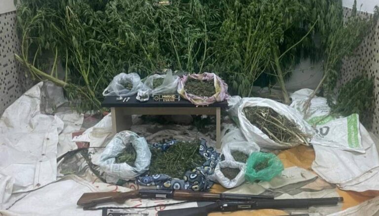 denizlide uyusturucu operasyonu 2 supheli tutuklandi EkZqFPqs