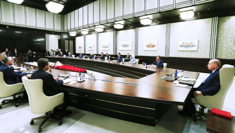 kabine yarin toplaniyor iste gundemdeki basliklar HRqEhCSB