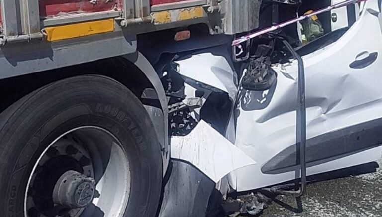 park halindeki tira carpti hayatini kaybetti KMvdIskY