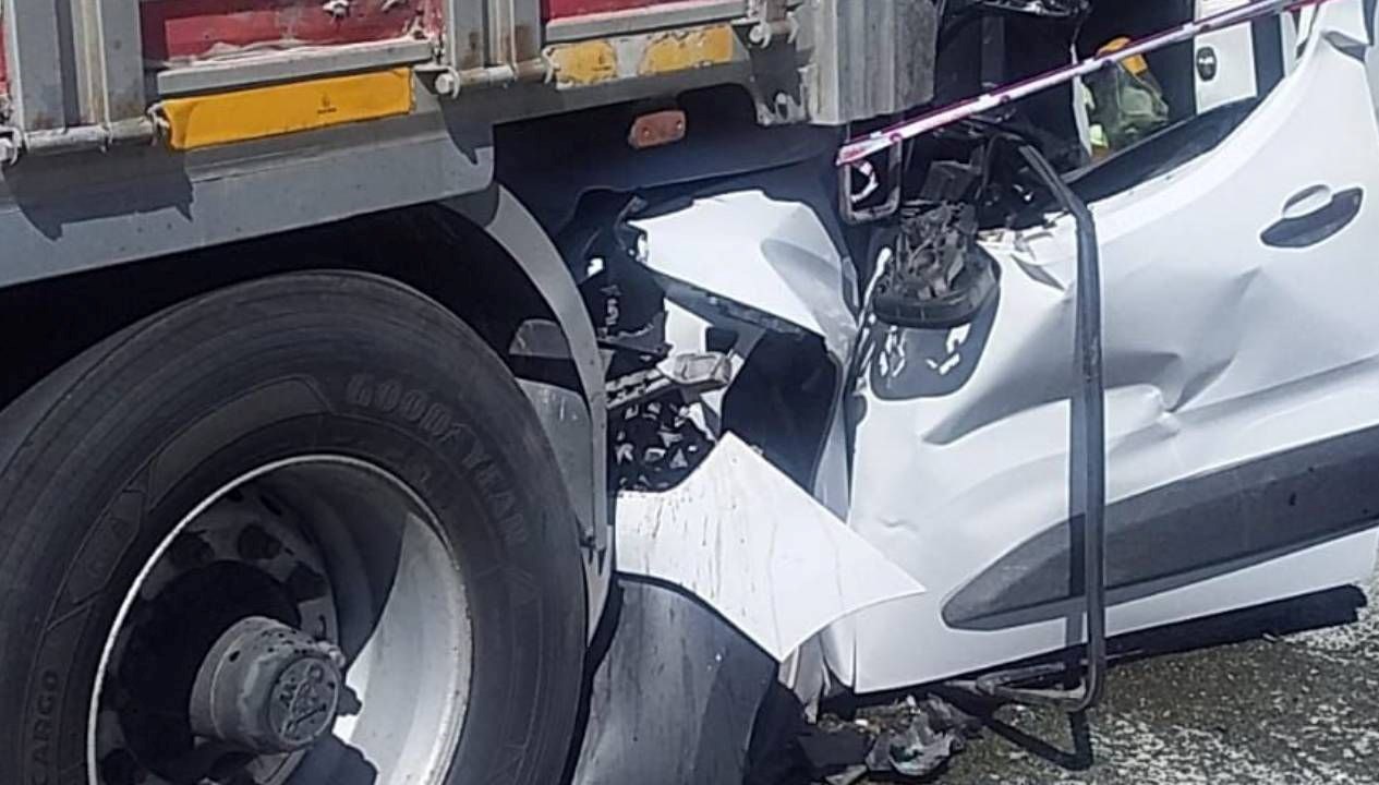 park halindeki tira carpti hayatini kaybetti KMvdIskY