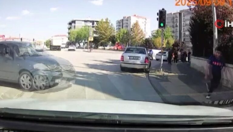 yaya gecidinde olumden kil payi kurtuldu Bw2KsZJk