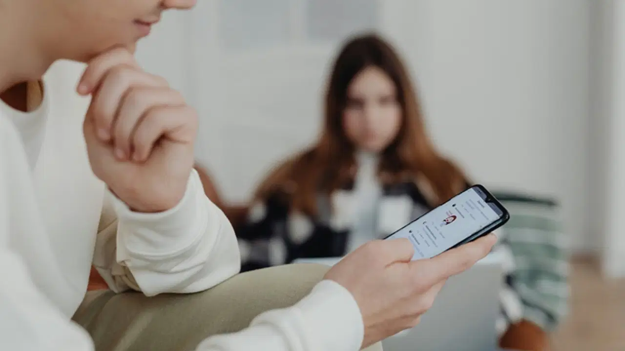 uzmanlar uyariyor dijital bagimlilik halk sagligi sorununa donusuyor MIChrxB7.jpg