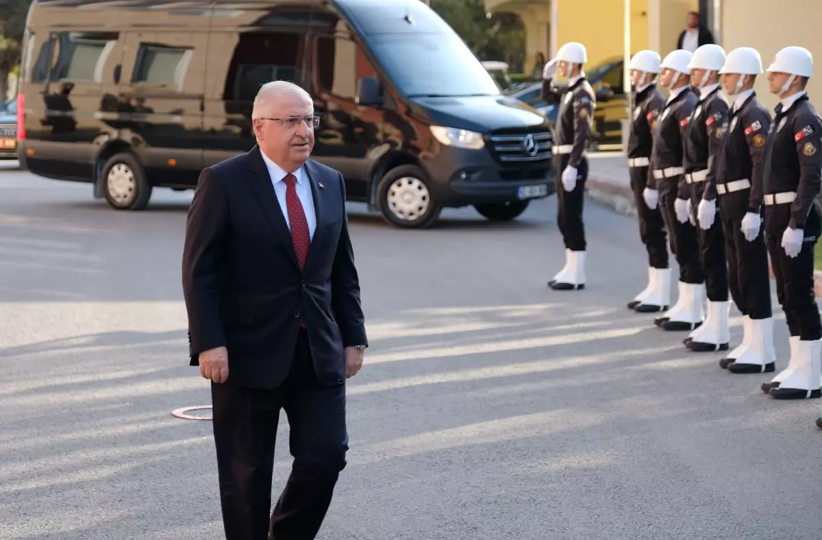 milli savunma bakani yasar guler konyada tedarikci bulusmalarina katildi Wlp8pCfA.jpg