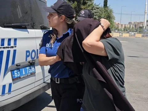 Hemsire kiyafetiyle bebek kacirmaya calisti supheli adliyeye sevk edildi Of4U8Yps